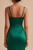 Vestido formal de sereia longa e franzida verde-escuro