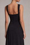 Decote preto quadrado Uma linha longa de vestido formal com fenda