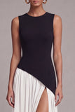 Vestido formal preto e branco, decote redondo, bainha longa, com fenda