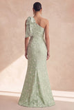 Vestido de dama de honor sereia floral de sálvia de um ombro