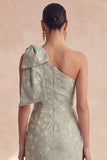Vestido de dama de honor sereia floral de sálvia de um ombro