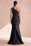 Vestido formal longo de cetim preto de uma sereia com um ombro e flores 3D
