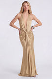 Vestido formal longo de sereia com decote caber halter e franzido