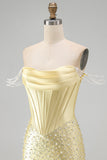 Corset Amarelo Bodycon Ombro Descoberto Pérolas Vestido Curto de Boas-Vindas com Missangas