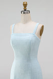 Vestido curto de regresso ao laço de strass com gola quadrada azul claro e decote quadrado