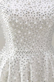 Vestido branco de Mini-Pérola com Pérolas A Line, Branco Sem Alças e Folhos