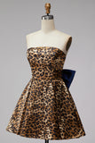 Vestido curto de regresso a casa sem alças com padrão de leopardo castanho, com laço nas costas oversized