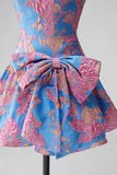 Vestido Curto de Regresso a Casa Azul Jacquard Strapless A-Line com Folhos e Laço