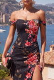 Vestido maxi de sereia franzido com flor preta e vermelha no ombro