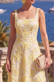 Vestido midi floral midi verde de decote quadrado com contas e renda nas costas
