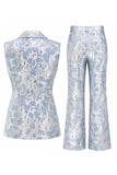 Fato feminino floral azul empoeirado, com lapela de dois peças,