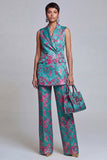 Fato feminino floral azul empoeirado, com lapela de dois peças,