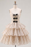 Vestido de finalistas em galãs com laço em galã de chiffon preto com pontos pretos de damasco.