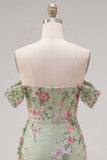 Vestido preto bodycon com flores de homecoming com faixa
