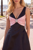 Vestido Curto de Regresso a Casa Preto Cor-Rosa Linha em V, com Strass