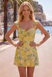 Vestido de Homecoming Bodycon Sweetheart bordado com lantejoulas amarelas