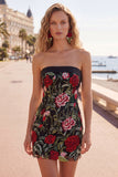 Vestido de Homecoming Preto Bodycon Bordado em Rosa Vermelha Sem Alças