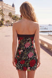 Vestido de Homecoming Preto Bodycon Bordado em Rosa Vermelha Sem Alças