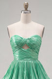 Vestido de finalistas de finalistas em camadas verde metálico em linha A