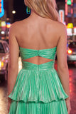Vestido de finalistas de finalistas em camadas verde metálico em linha A