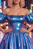 Vestido de Finalistas Azul A-Line Metálico de Ombros Descobertos com Mangas Bufantes