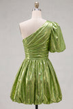 Vestido de Finalistas Metálicos Verde de Linha A com um ombro franzido