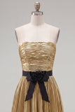 Vestido de regresso a casa, A-Line Metálico Metálico Dourado Plissado, Franzado, com laço
