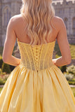 Espartilho amarelo A-Line Strapless transparente com rendas nas costas com pérolas