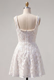 Vestido Curto de Finalistas Branco Branco de Gola Quadrada com Gola Quadrada e Renda
