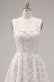 Vestido Curto de Finalistas Branco Branco de Gola Quadrada com Gola Quadrada e Renda