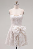 Vestido Curto de Regresso a Casa Branco Branco Linha A-Line Floral em Renda Pérola Curto com Laço