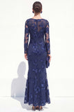 Vestido Longo de Mãe da Noiva com Gola Bateau Preta de Sereia e Bordados