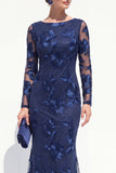 Vestido Longo de Mãe da Noiva com Gola Bateau Preta de Sereia e Bordados