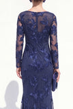 Vestido Longo de Mãe da Noiva com Gola Bateau Preta de Sereia e Bordados