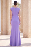 Vestido de Mãe da Noiva com decote batado em forma de sereia fucsia, floral e franzido, com mangas fechadas