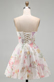 Vestido de Finalista A-Line Strapless Floral Floral em Chiffon de Chiffon e Espartilho de Finalistas