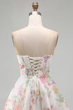Vestido de Finalista A-Line Strapless Floral Floral em Chiffon de Chiffon e Espartilho de Finalistas