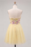 Vestido Curto de Finalista Amarelo A-Line Brodado Floralmente Bordado