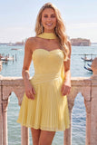 Vestido amarelo A-Line Strapless Franzado, plissado e plissado, com lenço no pescoço