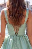 Vestido Curto de Regresso a Casa Longo Linha A de Linha A Lilás, decote em V, Pérola Pérola e Renda nas Costas