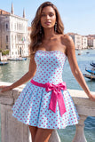 Vestido Curto de Finalistas com Laço de Finalistas com Pontinhos Pretos e Brancos, Pontinhos Pretos e Brancos