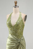 Vestido de Homecoming Bodycon Cetim Cetim com decote franzido verde militar, decote halter e franzido