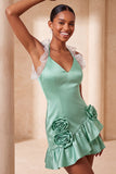 Vestido de finalistas roxo bodycon com gola curta e folhos de cetim com folhos e flores 3D