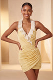 Vestido de regresso a casa, bodycon vermelho, franzido e folhos com purinas, com decote e renda nas costas