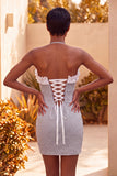 Vestido de Homecoming de Homecoming Bodycon Roxo Claro, decote com folhos e missangas, com renda nas costas