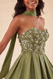 Vestido de Finalistas Florais com Misangas em Linha Azeitona e Renda nas Costas