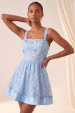 Vestido de regresso a casa azul azul A-line, decote quadrado, renda nas costas, com laço