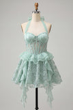 Vestido de regresso a casa, corset transparente verde menta com decote halter, floral e folhos e renda nas costas