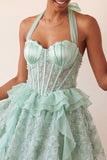 Vestido de regresso a casa, corset transparente verde menta com decote halter, floral e folhos e renda nas costas