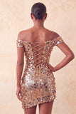 Vestido de Homecoming Bodycon Champanhe Brilhante com Ombros Abertos e Lantejoulas